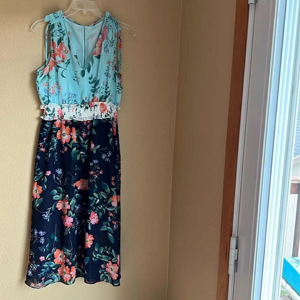Vince‎ Camuto dress Sleeveless floral 12
